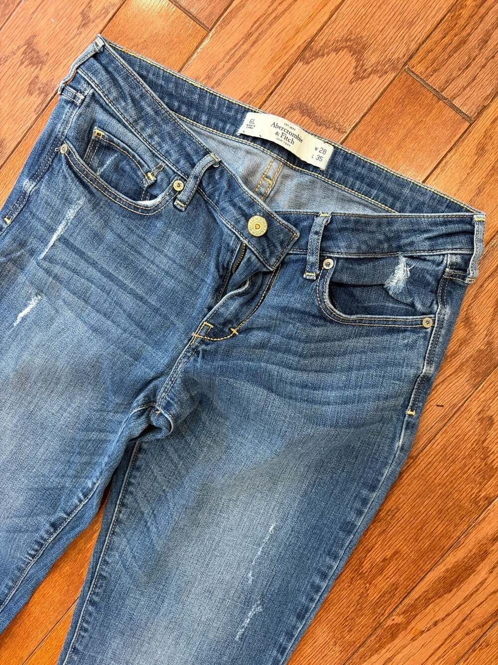 Abercrombie & Fitch Women's Distressed Mid-Rise Skinny Jeans Size 6L